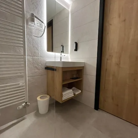 Mantova 4* Vrhnika